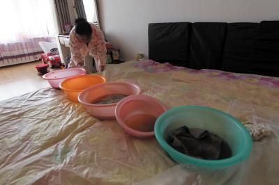 东风楼上漏水，住户失联，小区没物管，业主维权难！律师来支招……
